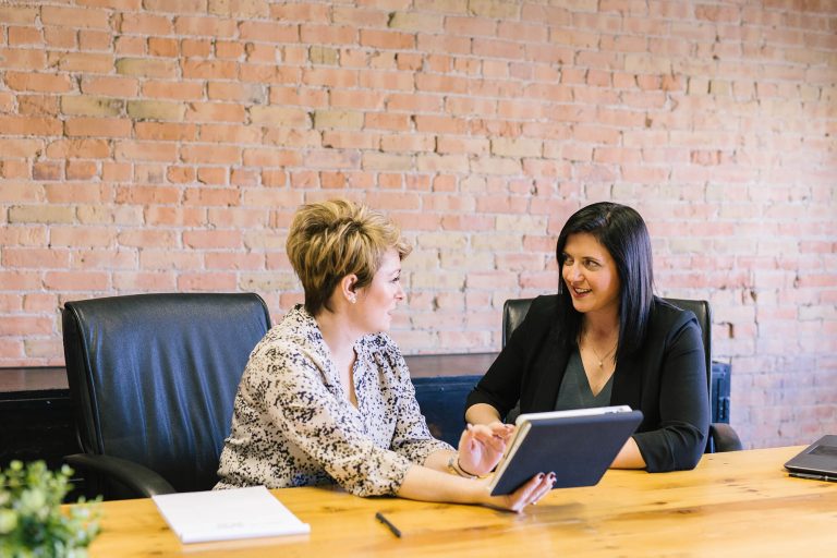 Le rôle du mentorat dans le développement du leadership féminin